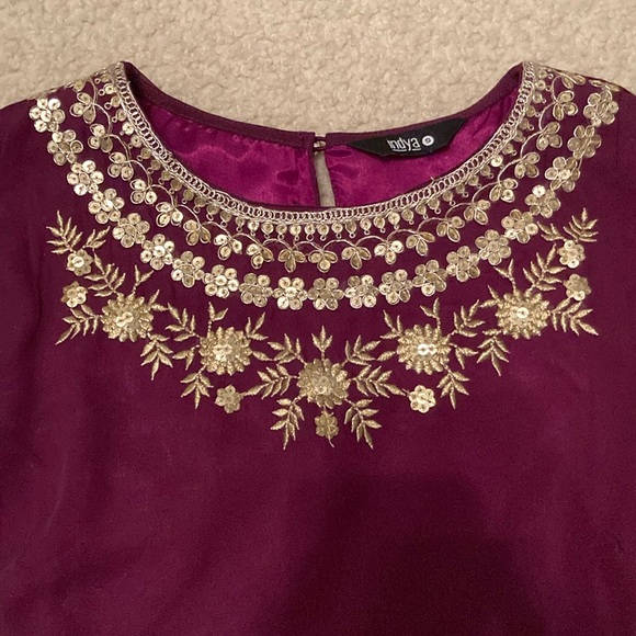 Sangria Foil Ruffled Pre-Stitched Saree WITH Blouse - Picture 4 of 13